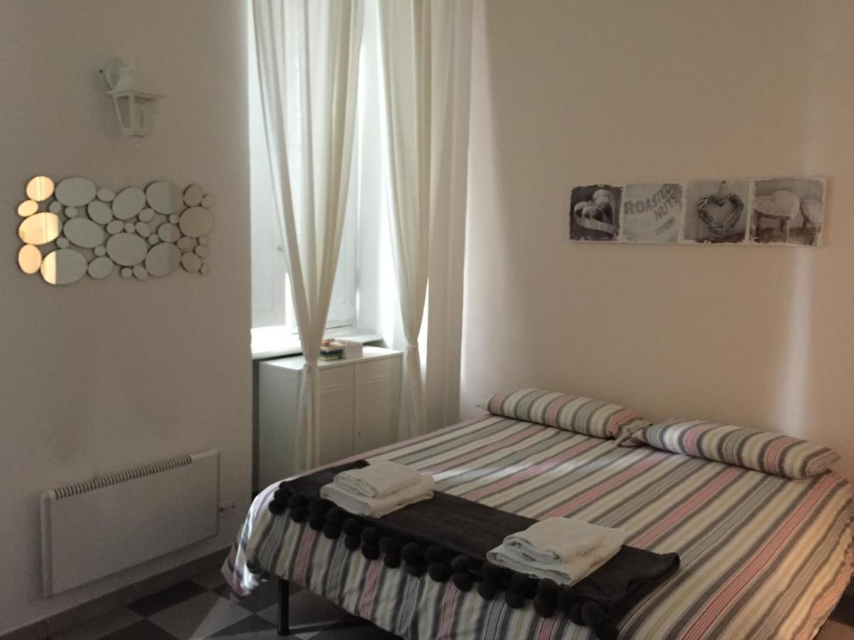 Bed2Go Turim Quarto foto